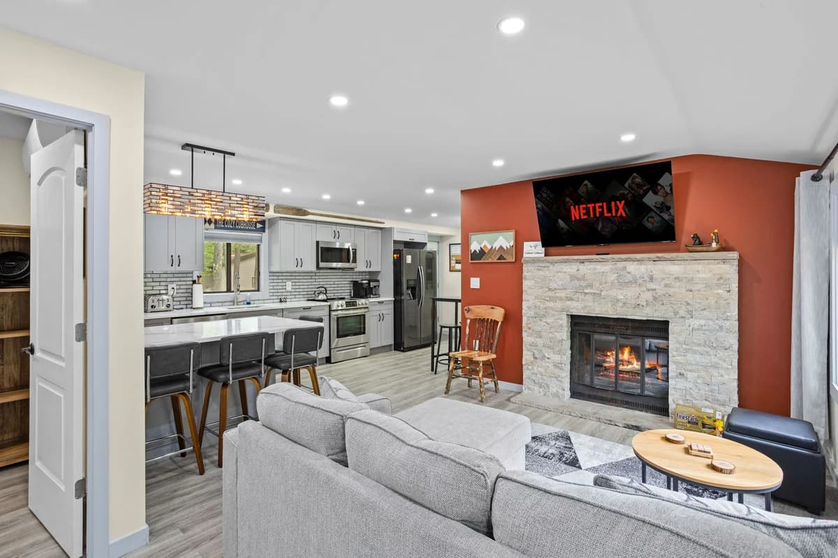 Couple's Cottage: Outdoor Kitchen & Fire Pit