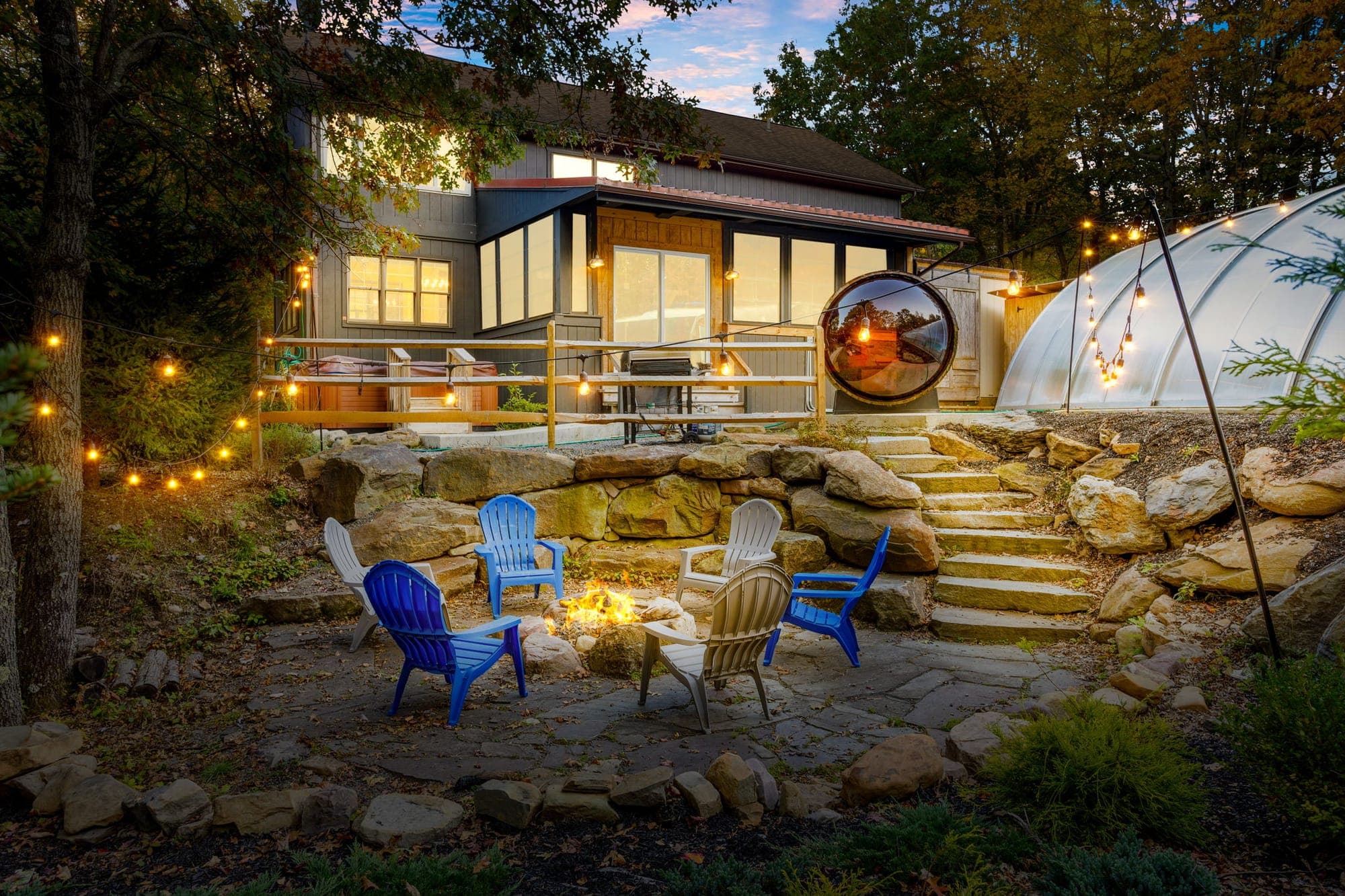 Luxury Retreat: Pool, Hot Tub, Sauna & Arcade